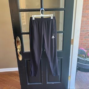 all black adidas joggers